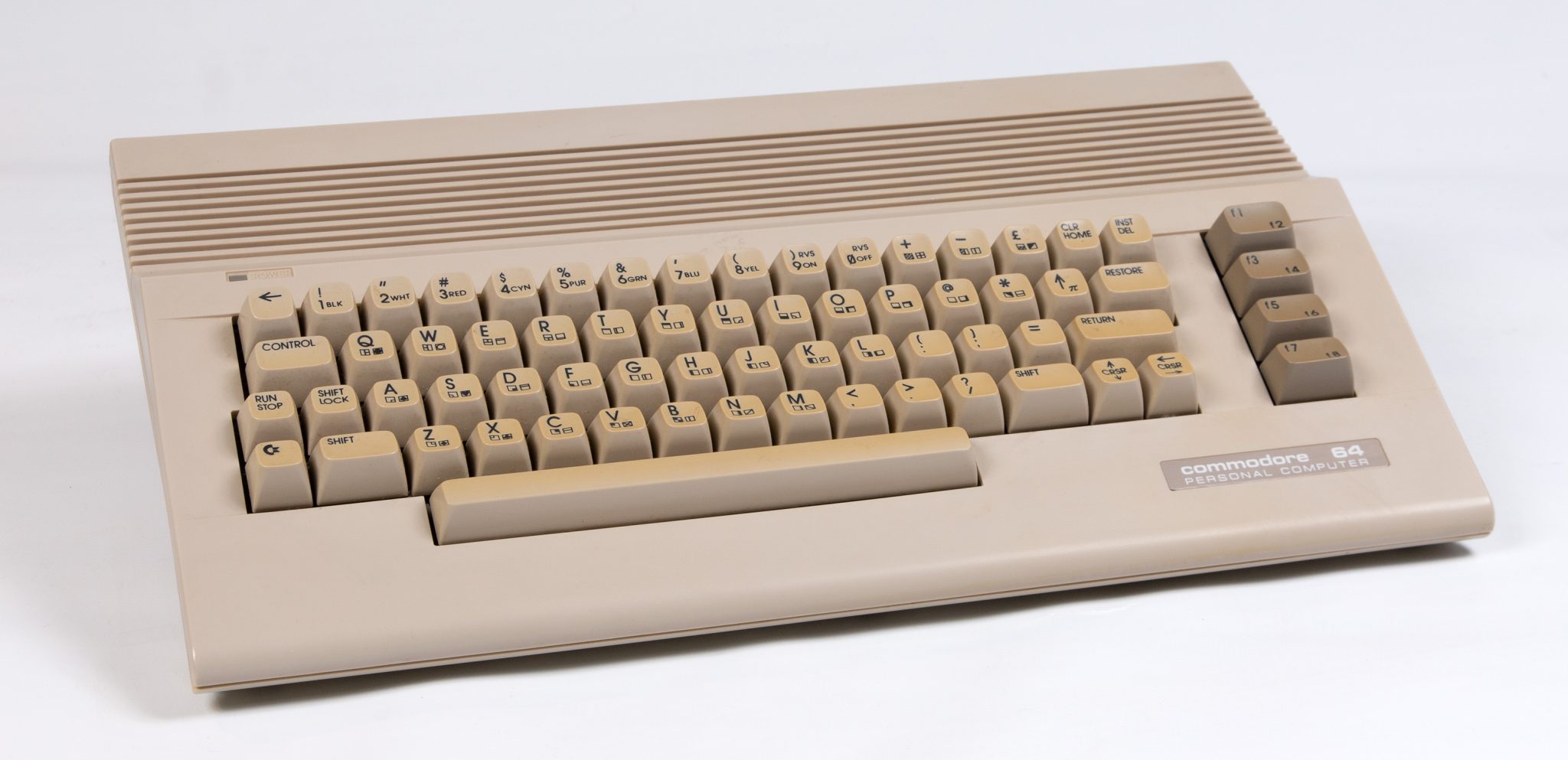 Commodore C64 - Museu de Tecnologia Alterdt